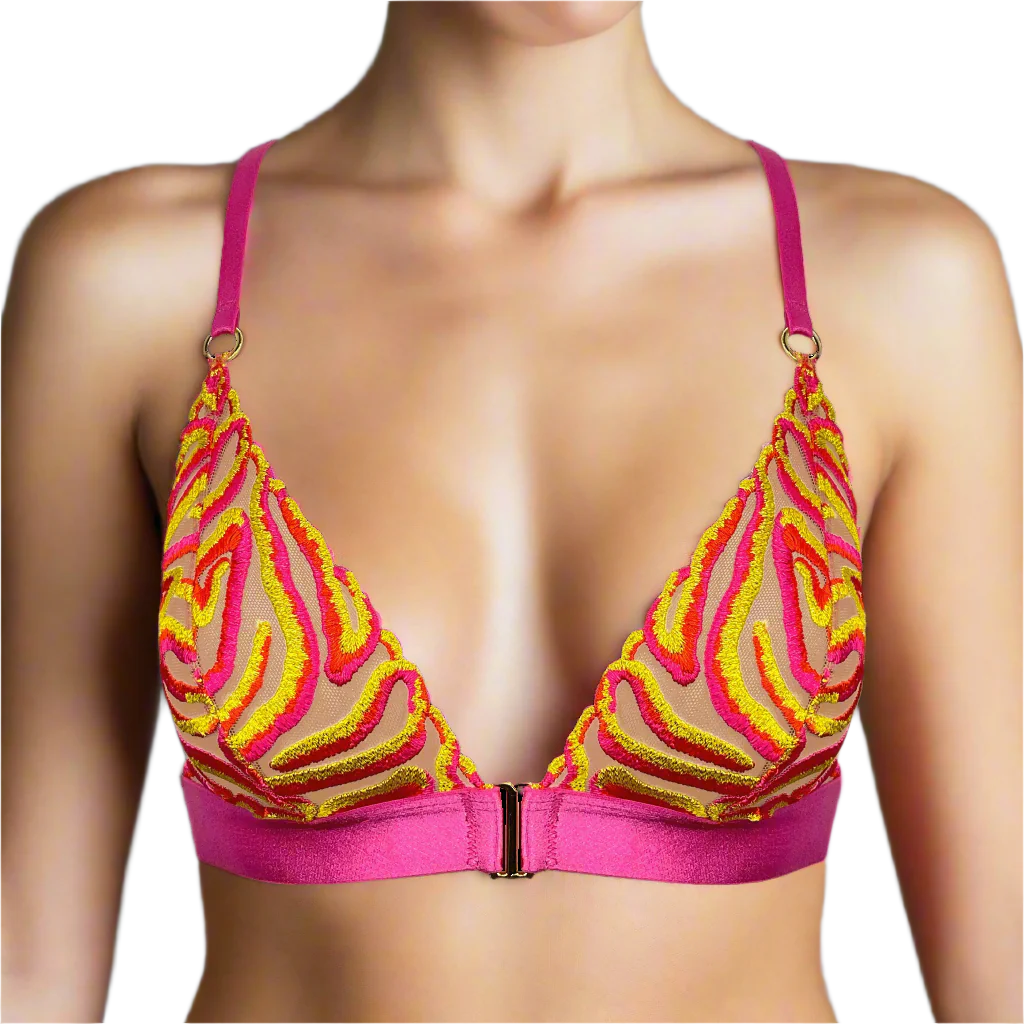 AI GENERATED MODEL WEARING PINK LACE BRA